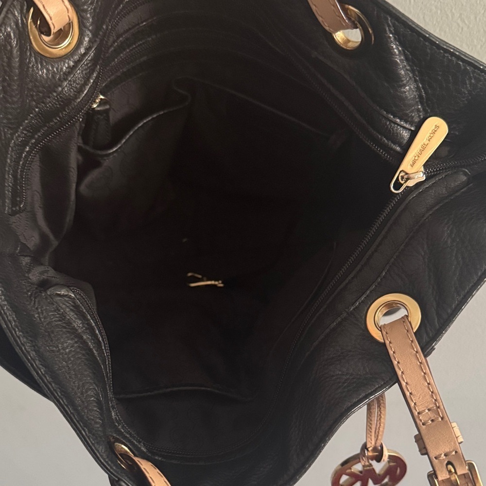 Michael Kors Brown Jet Set Shoulder Bag with Gold Accents - Picture 6 of 6